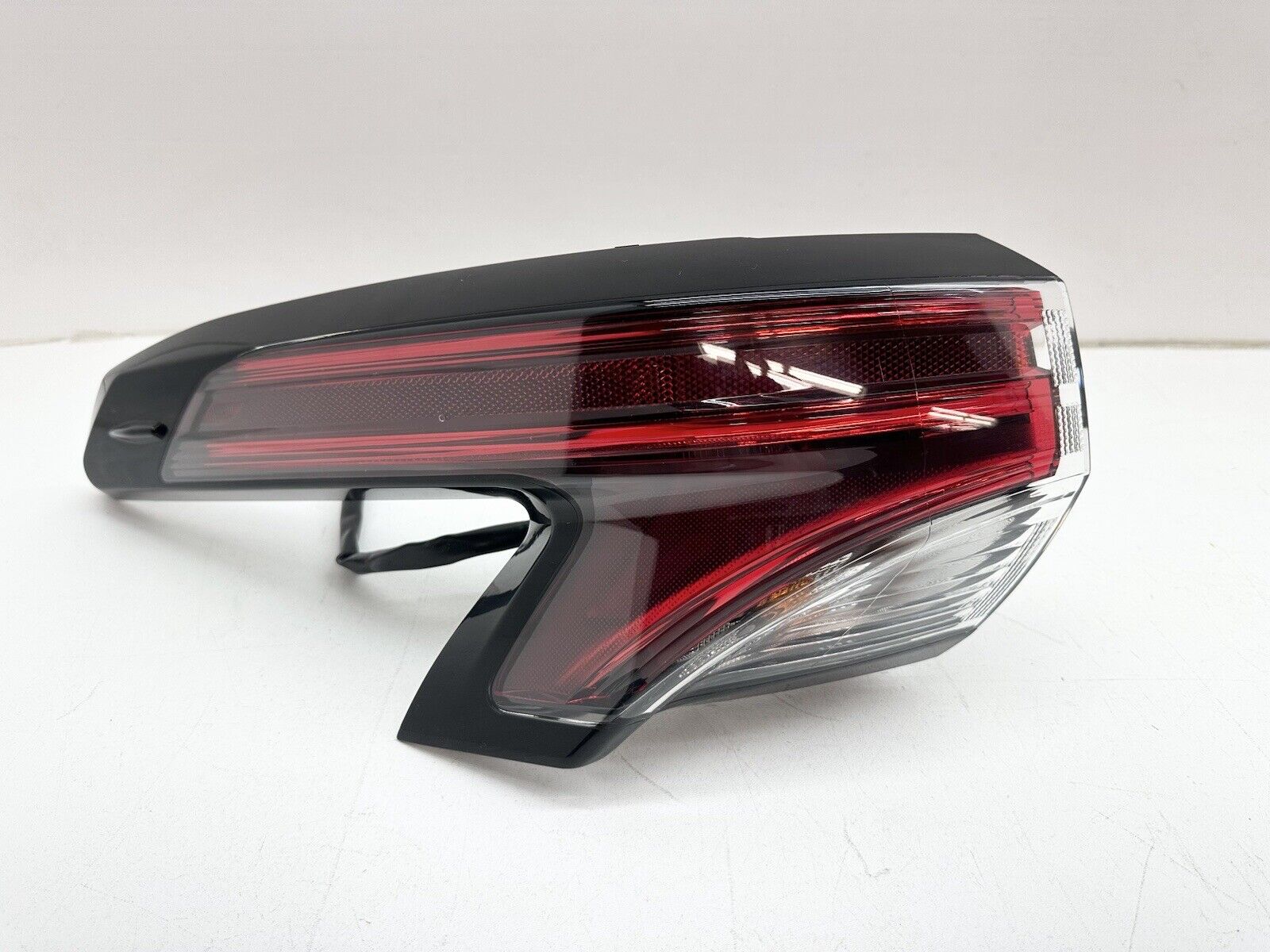 2021-2022 Toyota Sienna Tail Lamp Driver Side Without Led Le/Xle Trims , TO2804160. Designed for OEM alignment.