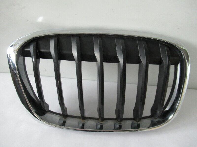 2016-2019 Bmw X1 Grille Passenger Side Matte Black With Chrome Frame Without M-Pkg , BM1200289. Exact fit for vehicle restoration.