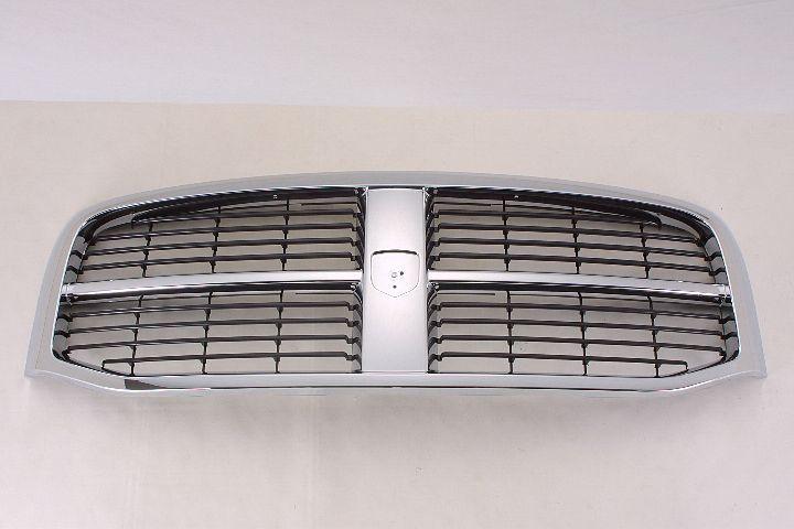 2006-2008 Dodge Ram 1500 Grille Chrome/Black , CH1200282. Side view of the replacement part.