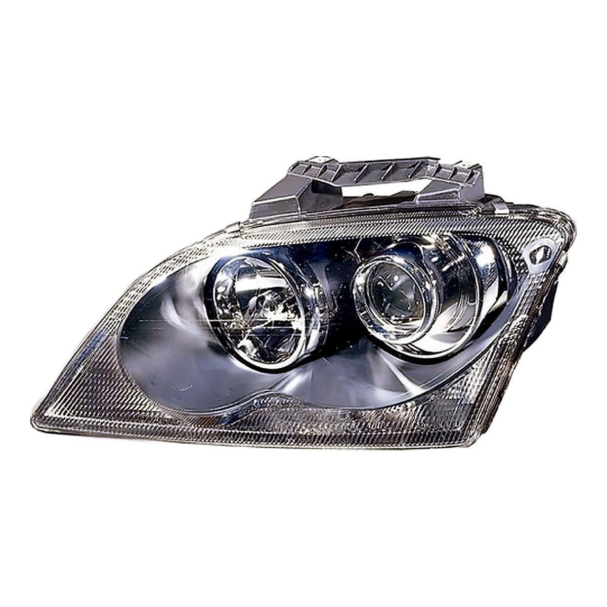 2004-Chry Ler Pacifica Driver Side Head Lamp, ch2502141. Front view.
