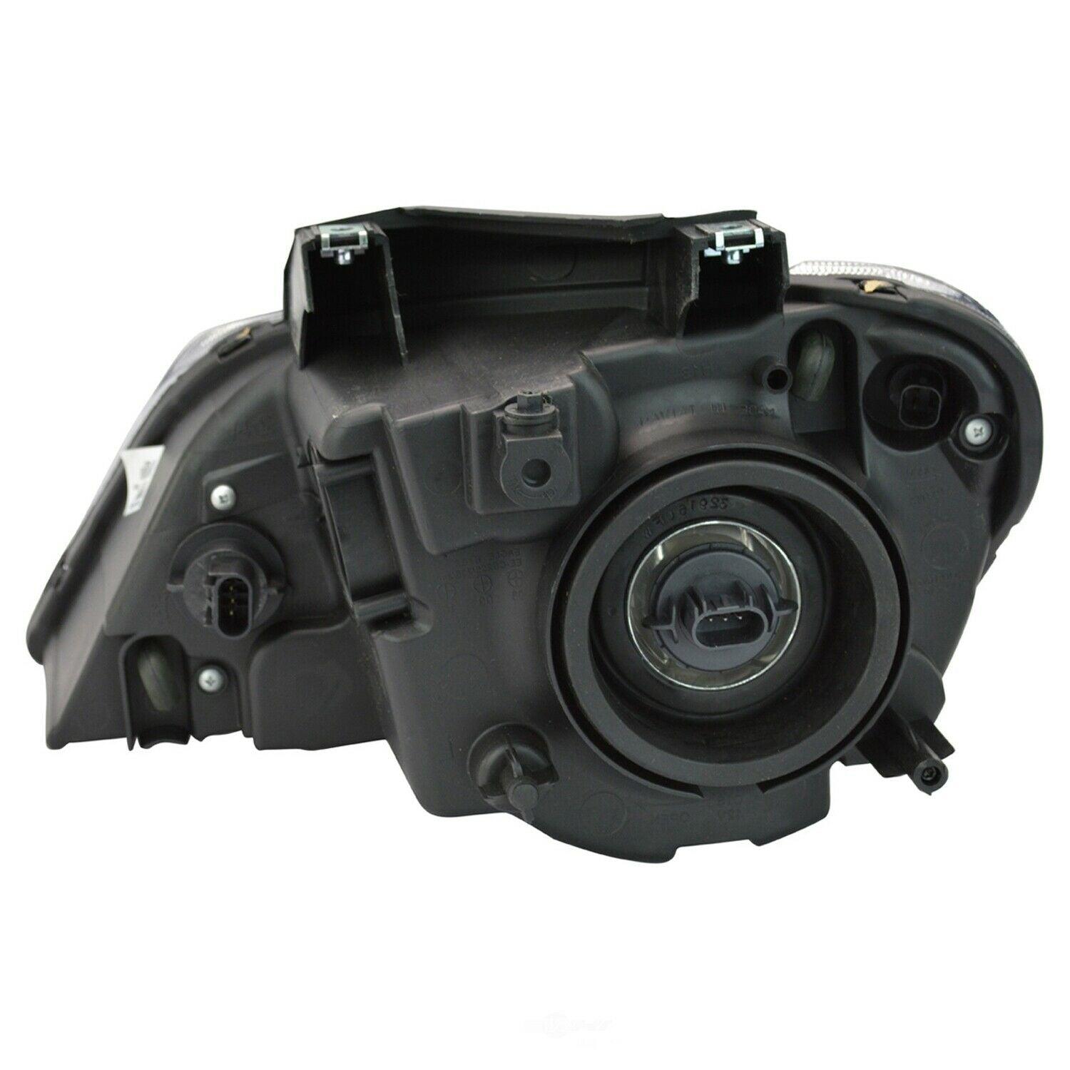 2007-2008 Chrysler Pacifica Head Lamp Passenger Side Halogen , CH2519120. Tested for reliable performance.