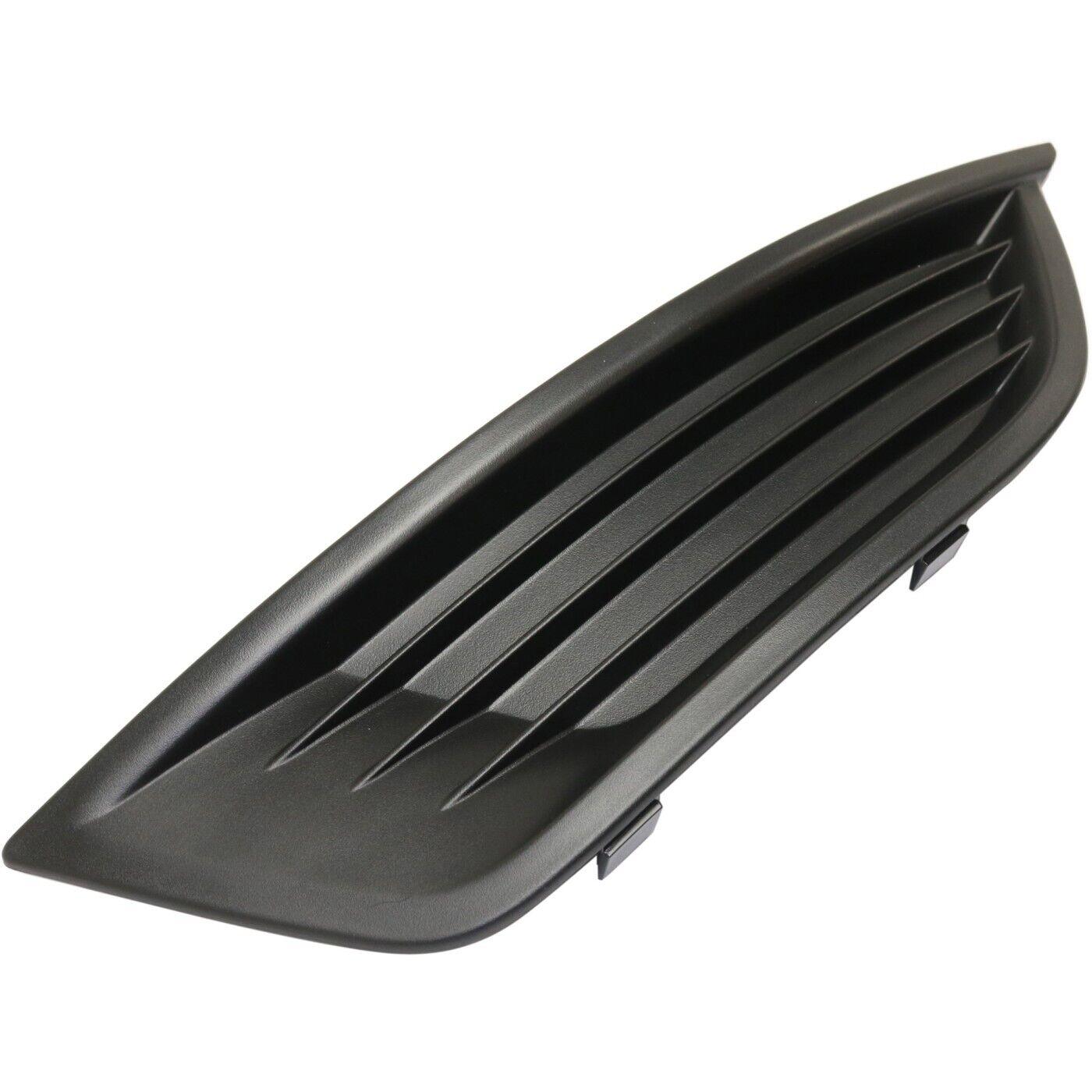 2013-2019 Ford Taurus Fog Lamp Cover Front Passenger Side Se Model , FO1039142. Installed view for reference.