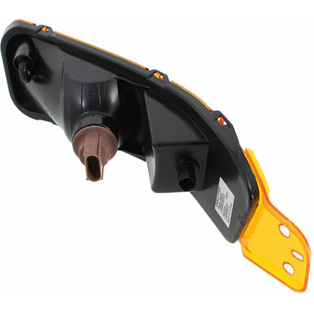 2005-2009 Ford Mustang GT Signal Lamp Front Passenger Side , FO2521180. Angle view for visual reference.