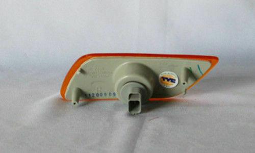 2005-2007 Ford Focus Signal Lamp Front Passenger Side (Mount In Bumper) , FO2551141. Replacement part ready for install.