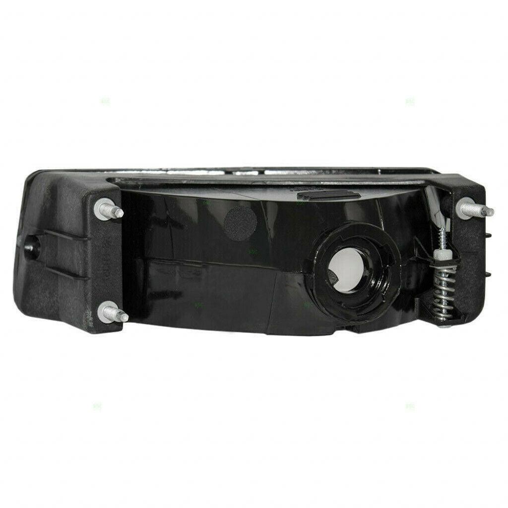 2004-2006 Ford Expedition Fog Lamp Front Passenger Side , FO2593215. Installed view for reference.