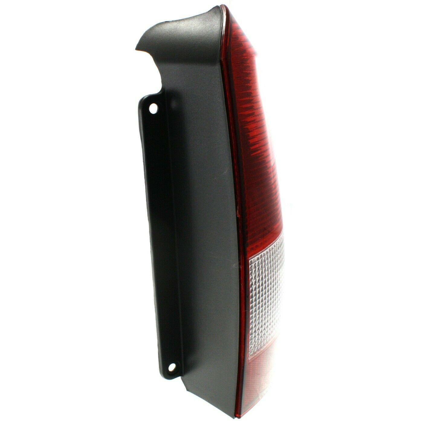 2004-2007 Ford Focus Tail Lamp Passenger Side Wgn , FO2801192. Precision fitment for collision repair.