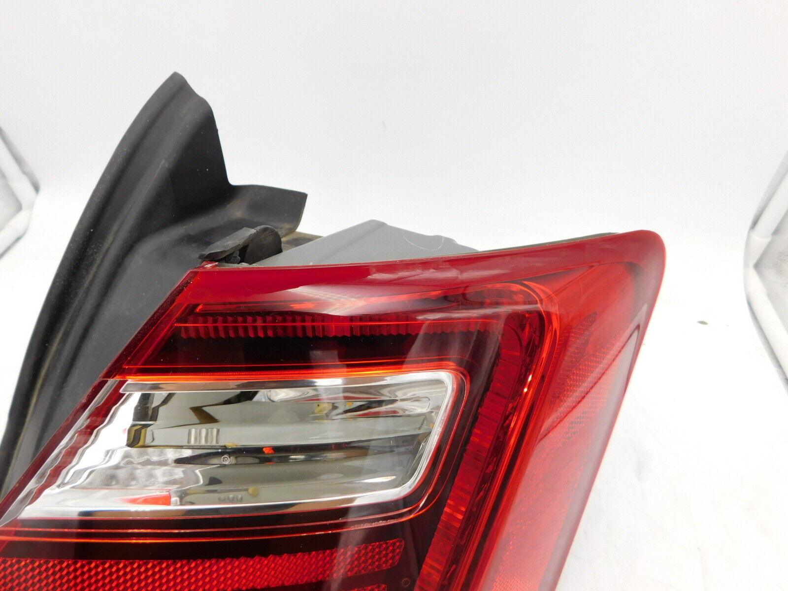 2013-2019 Ford Taurus SHO Tail Lamp Passenger Side , FO2805108. OEM-style replacement.