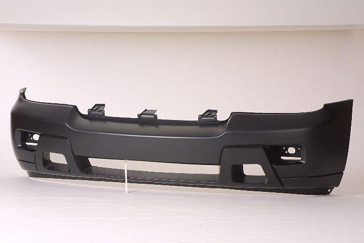 2006-2009 Chevrolet Trailblazer Front Bumper , GM1000815. Angle view for visual reference.