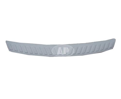 2005-2006 Chevrolet Equinox Bumper Step Pad Rear , GM1191112. Lightweight yet durable construction.