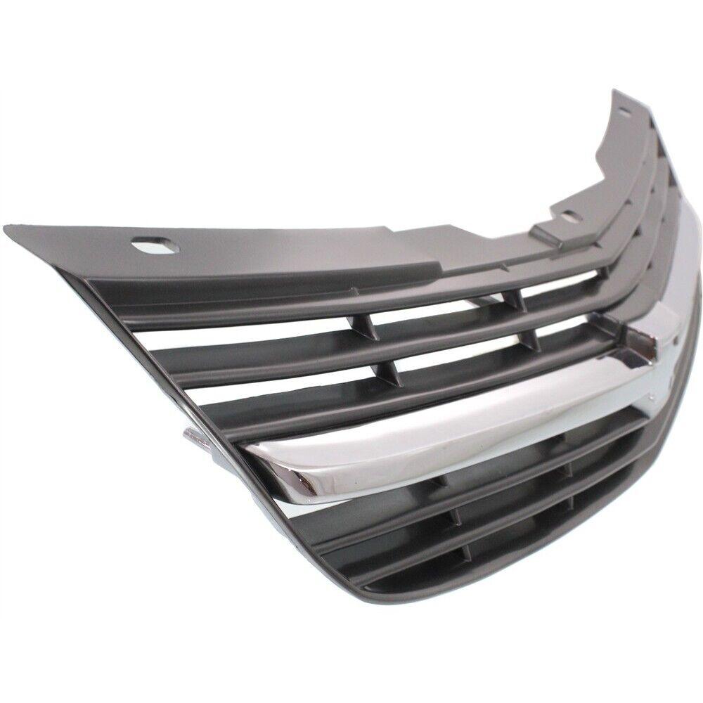 2000-2005 Chevrolet Impala Grille Chrome/Gray , GM1200428. Angle view for visual reference.