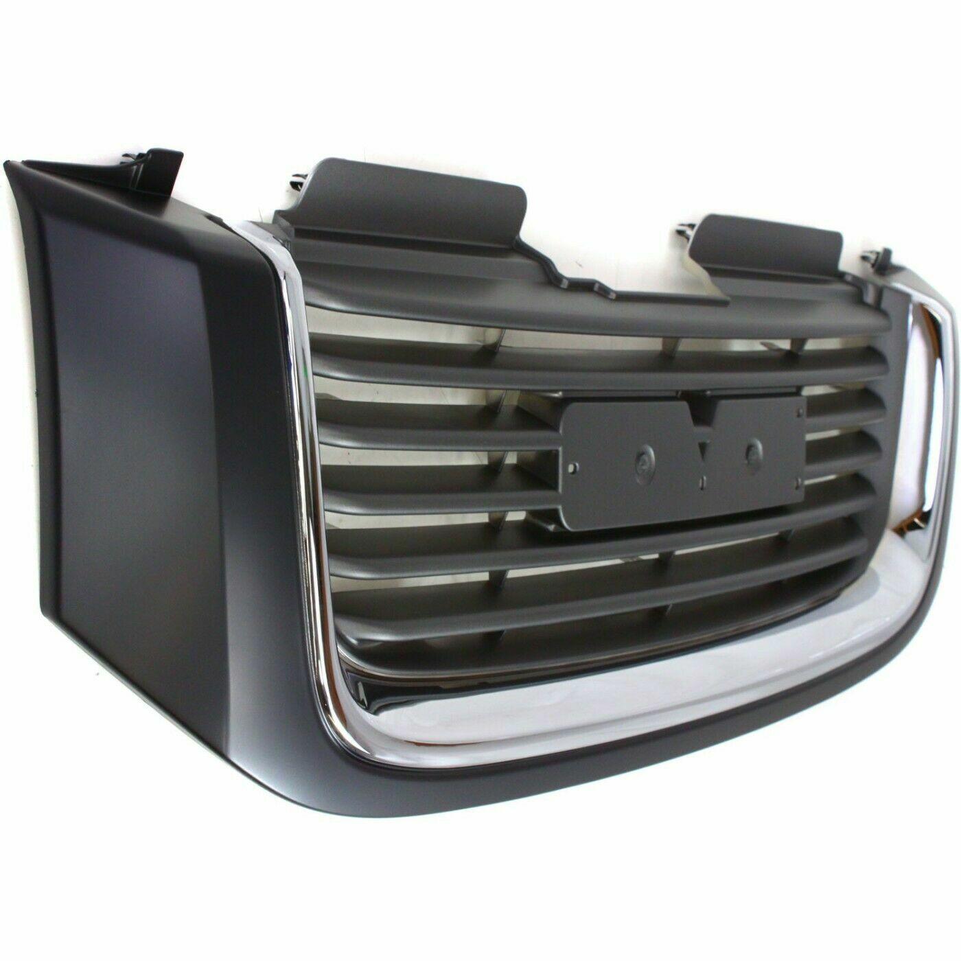 2004-2005 Gmc Envoy XUV Grille Without Head Lamp Washer Hole Black/Chrome Sle , GM1200465. Angle view for visual reference.