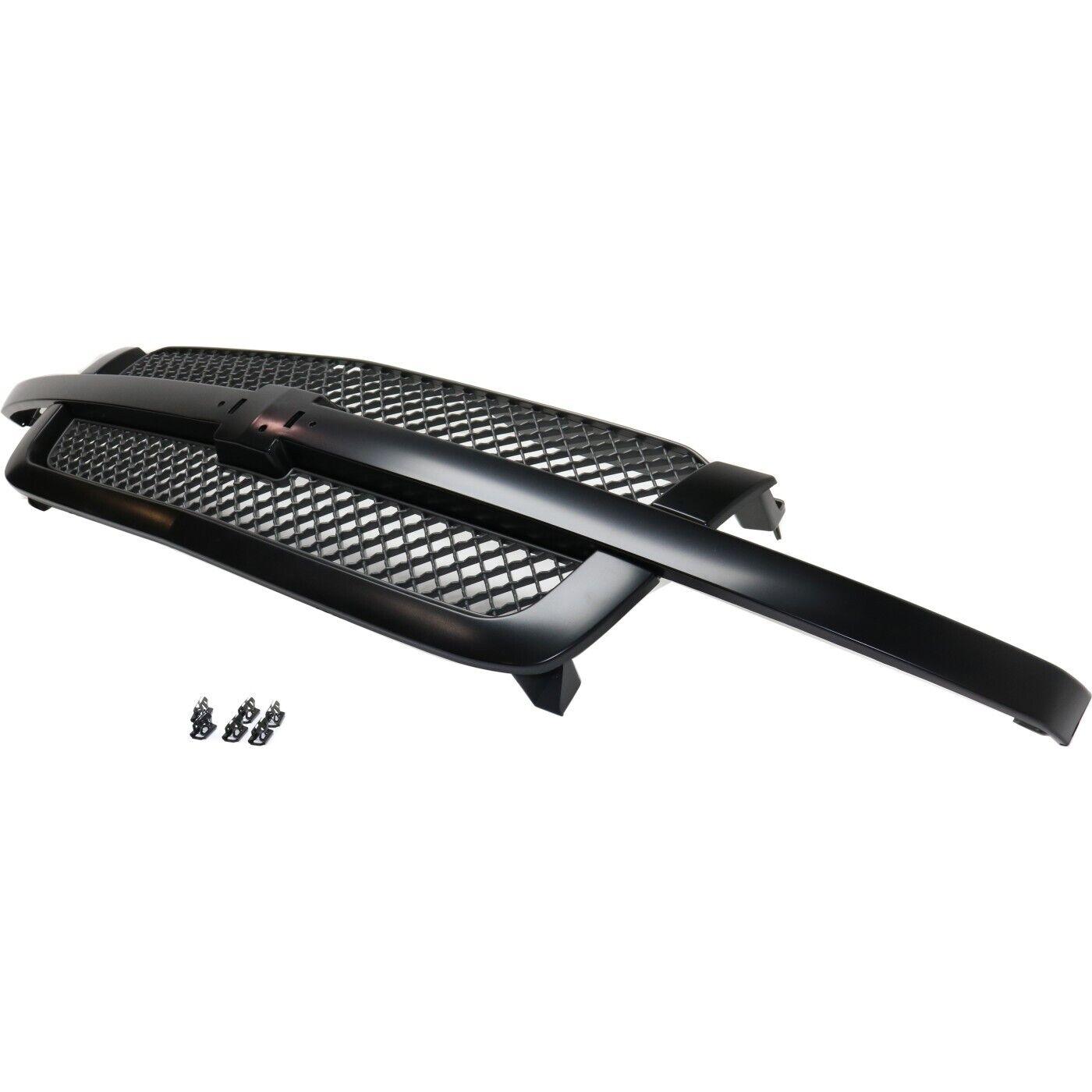 2005 Chevrolet Silverado Hybrid Grille Ptm Ss Model Without Daleï¿½Earnhardt Pkg , GM1200557. Angle view for visual reference.