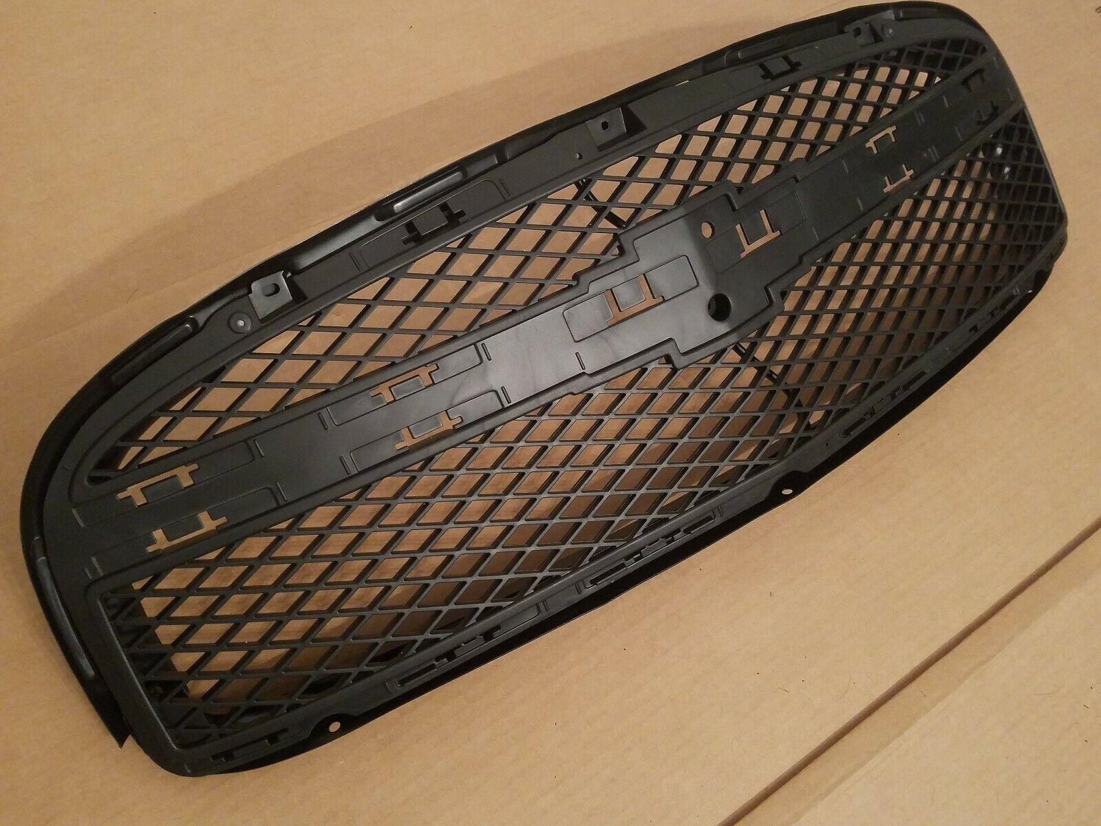 2008-2010 Chevrolet HHR Grille Black 2.0L , GM1200625. High-quality aftermarket part.