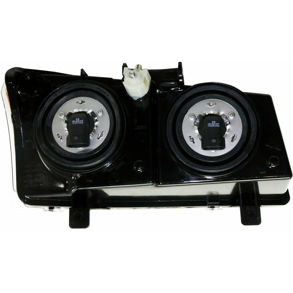 2003-2006 Chevrolet Avalanche Head Lamp Driver Side Without Cladding , GM2502257. High-quality aftermarket part.