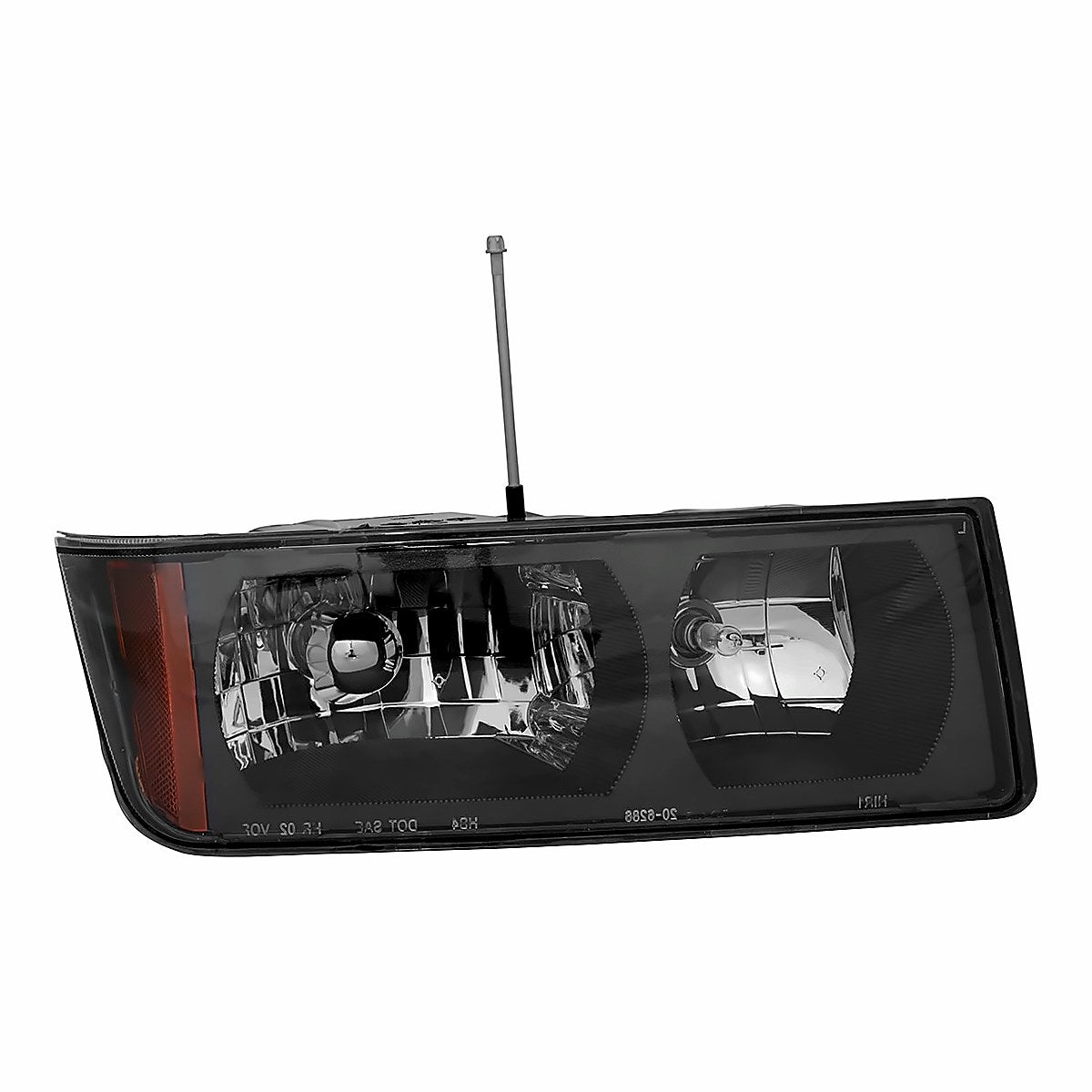 2002-2006 Chevrolet Avalanche Passenger Side Head Lamp, gm2503219. Front view.