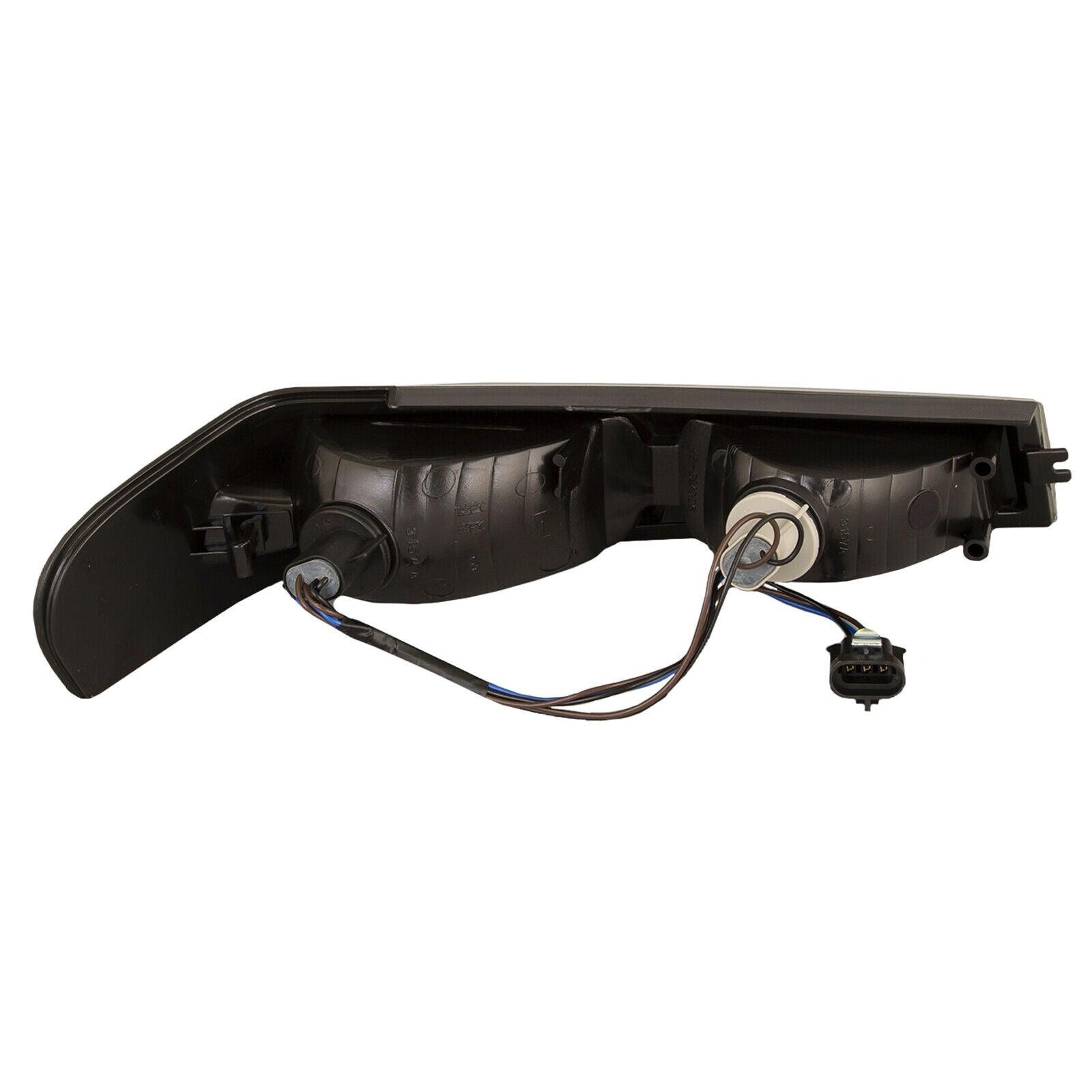 2004-2012 Chevrolet Colorado Signal Lamp Front Driver Side Exc Extreme Model , GM2520189. Designed for OEM alignment.