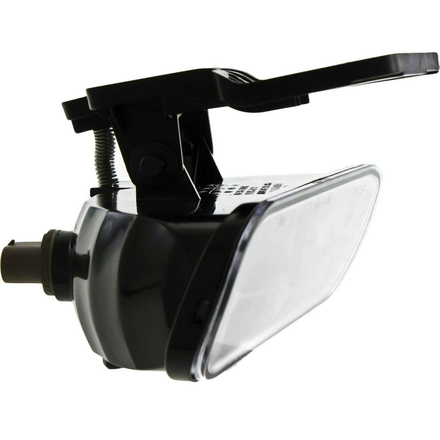 1999-2002 Gmc Sierra 1500 Fog Lamp Front Passenger Side , GM2593110. OEM-quality exterior component.