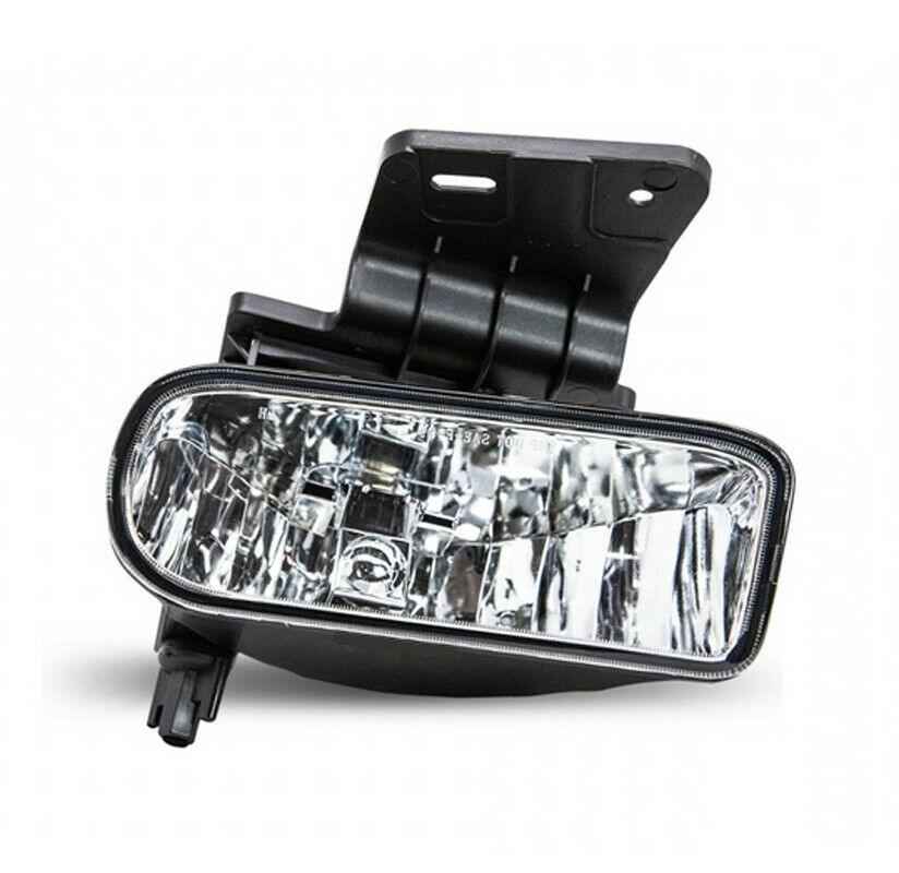 1999-2002 Chevrolet Silverado 1500 Fog Lamp Front Passenger Side , GM2593113. Lightweight yet durable construction.