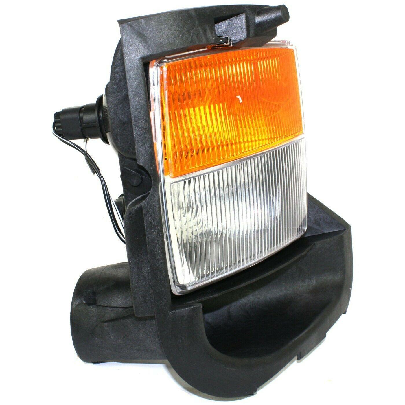 2004-2007 Cadillac CTS-V Sedan Signal Lamp Front Passenger Side With Fog , GM2593153. Professional-grade auto body part.