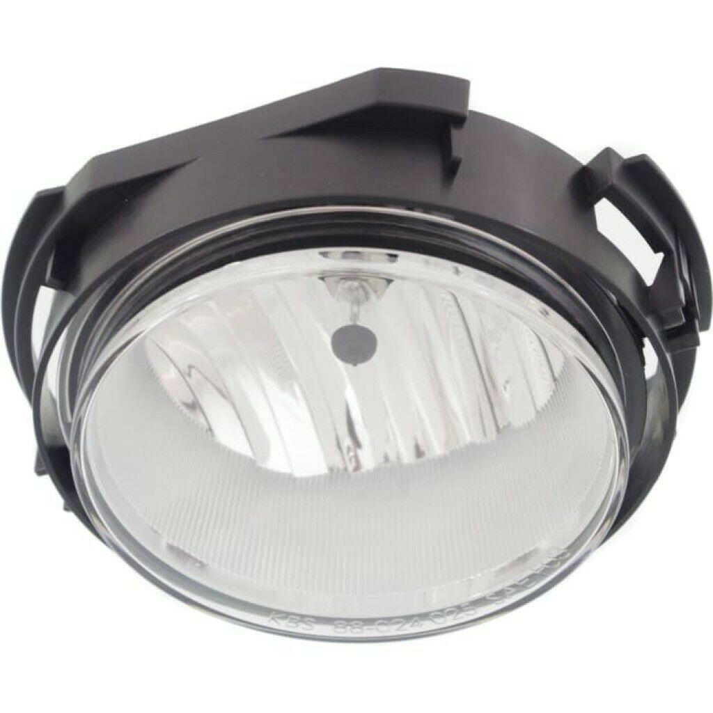 2006-2011 Chevrolet HHR Fog Lamp Front Passenger Side , GM2593155. Professional-grade auto body part.