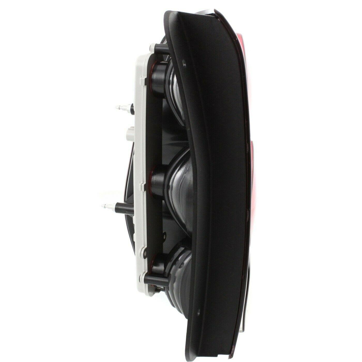 2002-2009 Chevrolet Trailblazer Tail Lamp Passenger Side , GM2801150. Perfect fit and finish.