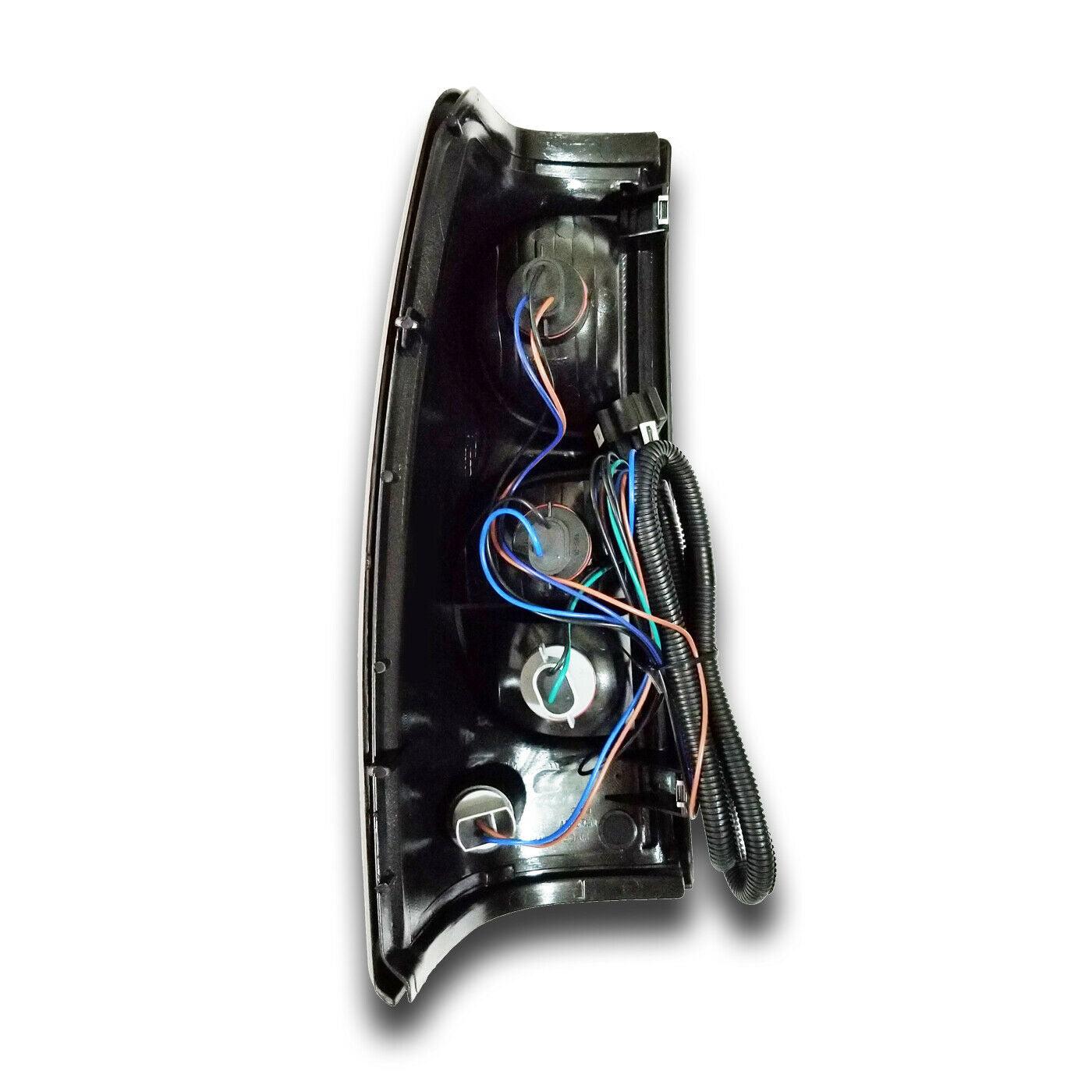 2005-2007 Chevrolet Silverado Hybrid Tail Lamp Passenger Side , GM2801174. High-strength and long-lasting.