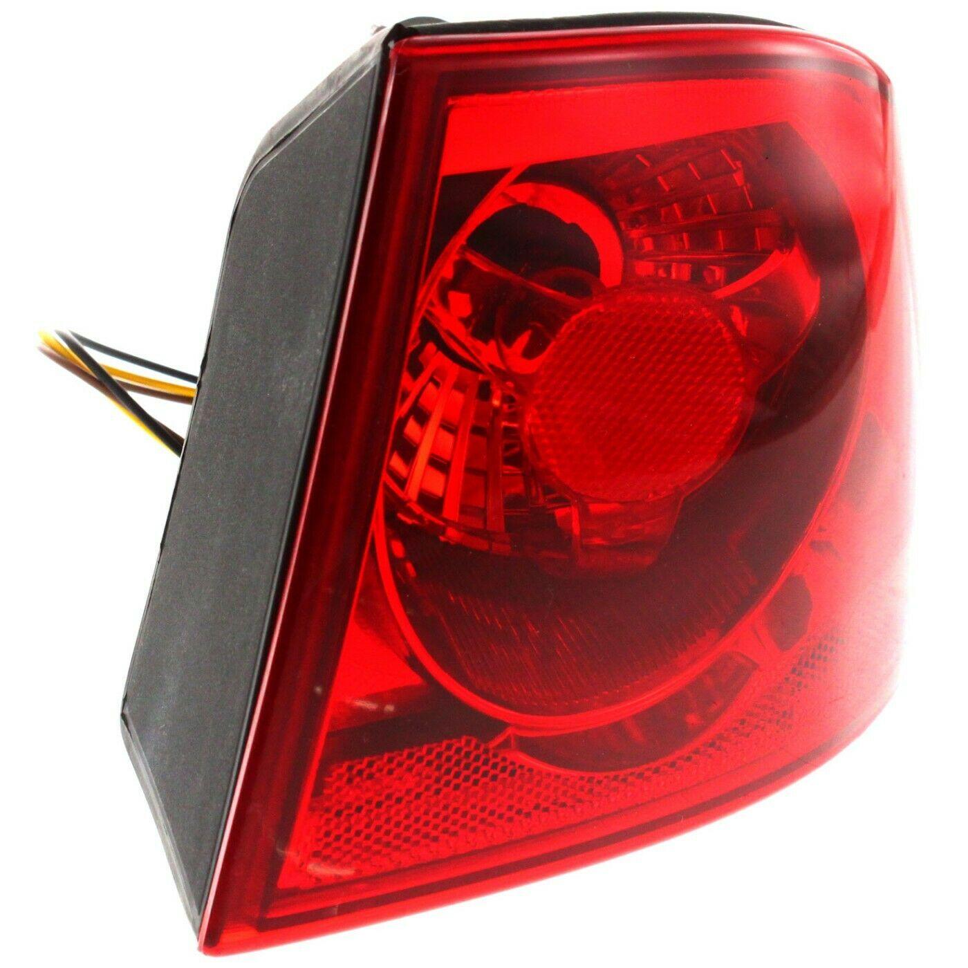 2006-2011 Buick Lucern Tail Lamp Passenger Side , GM2819177. Angle view for visual reference.