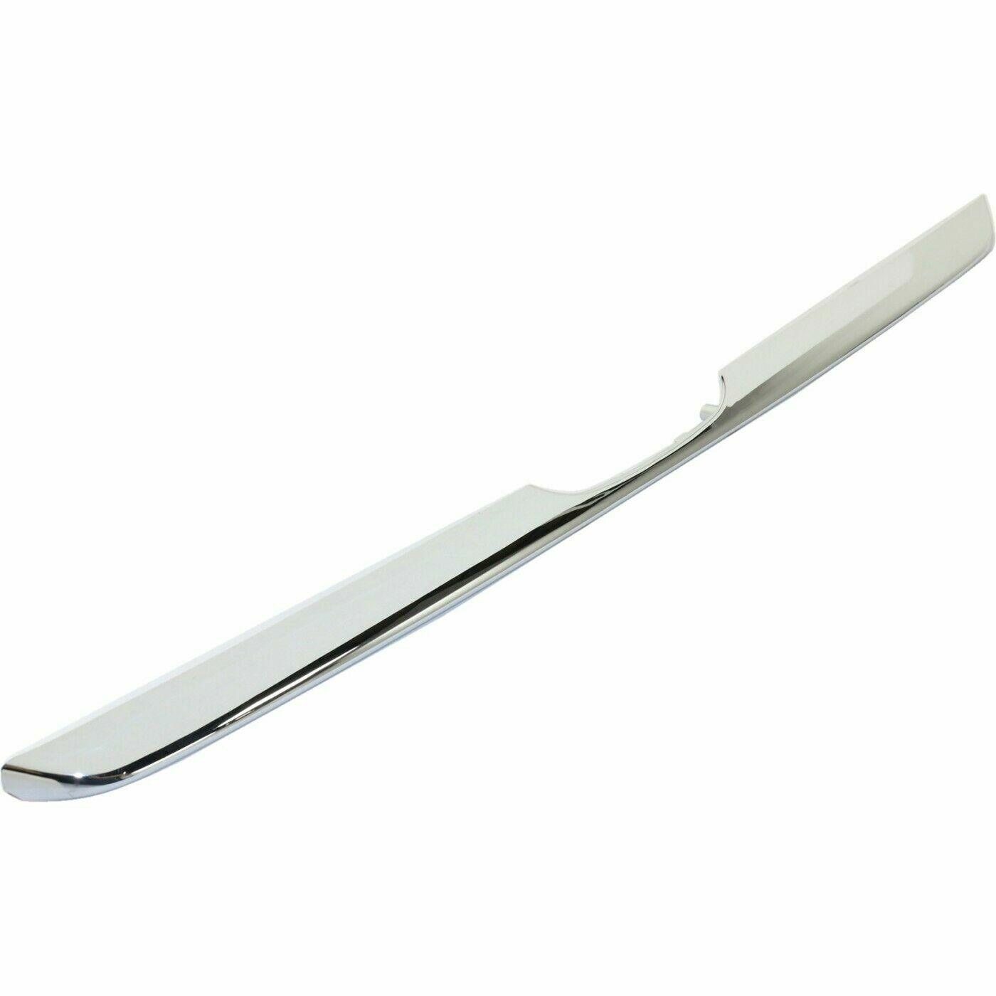 2005-2006 Honda CRV Grille Moulding Lower Chrome , HO1216107. Exact fit for vehicle restoration.