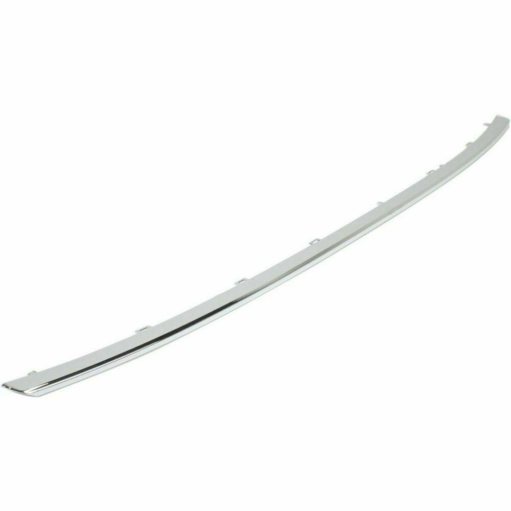 2007-2009 Honda CRV Grille Moulding Lower Chrome Ex/Ex-L , HO1216111. Angle view for visual reference.