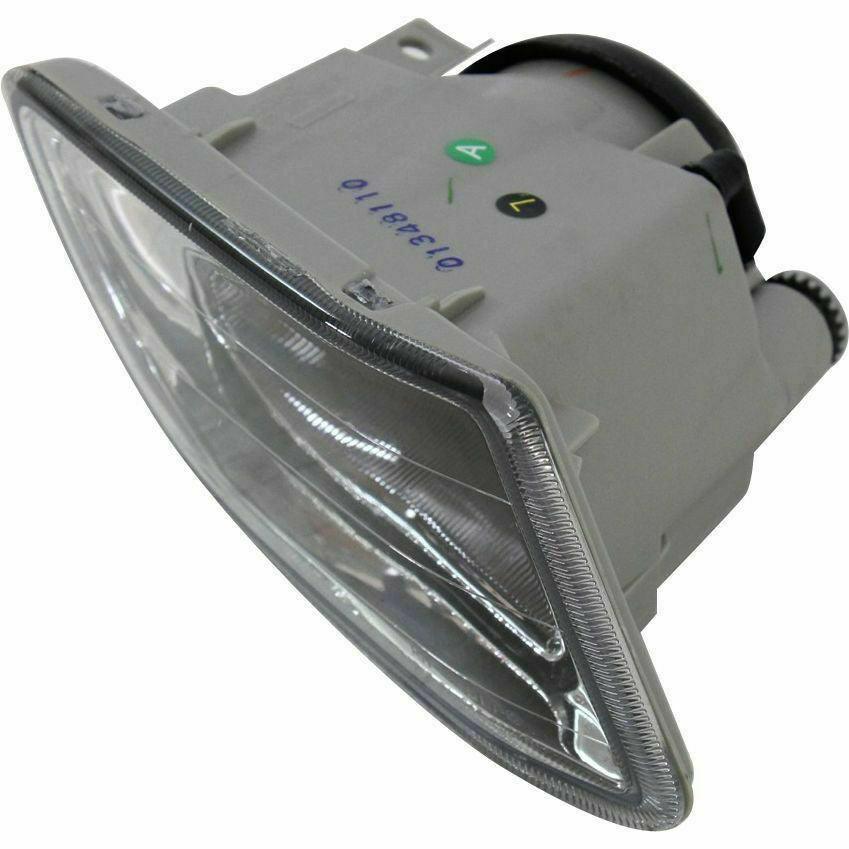 1999-2004 Honda Odyssey Fog Lamp Front Passenger Side , HO2593117. Angle view for visual reference.
