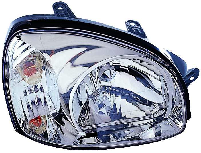 2003 Hyundai Santa Fe Head Lamp Passenger Side 3/3/03-7/14/04 , HY2503129. Exact fit for vehicle restoration.