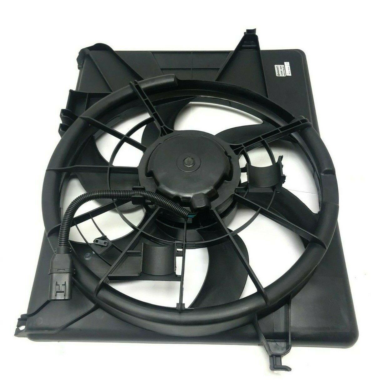 2006-2011 Hyundai Azera Cooling Fan Assy , HY3115121. Installed view for reference.