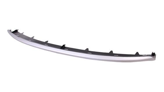 2016-2018 Kia Sorento Bumper Lower Molding Front Silver Ex/L/Lx , KI1095103. Angle view for visual reference.