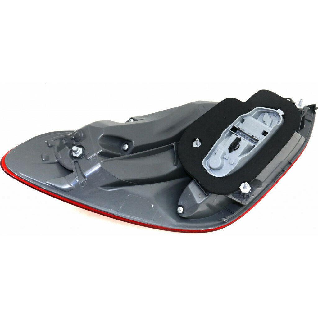 2015-2016 Mercedes C300 Tail Lamp Passenger Side Sdn With Halogen Head Lamp , MB2801143. OEM-quality exterior component.