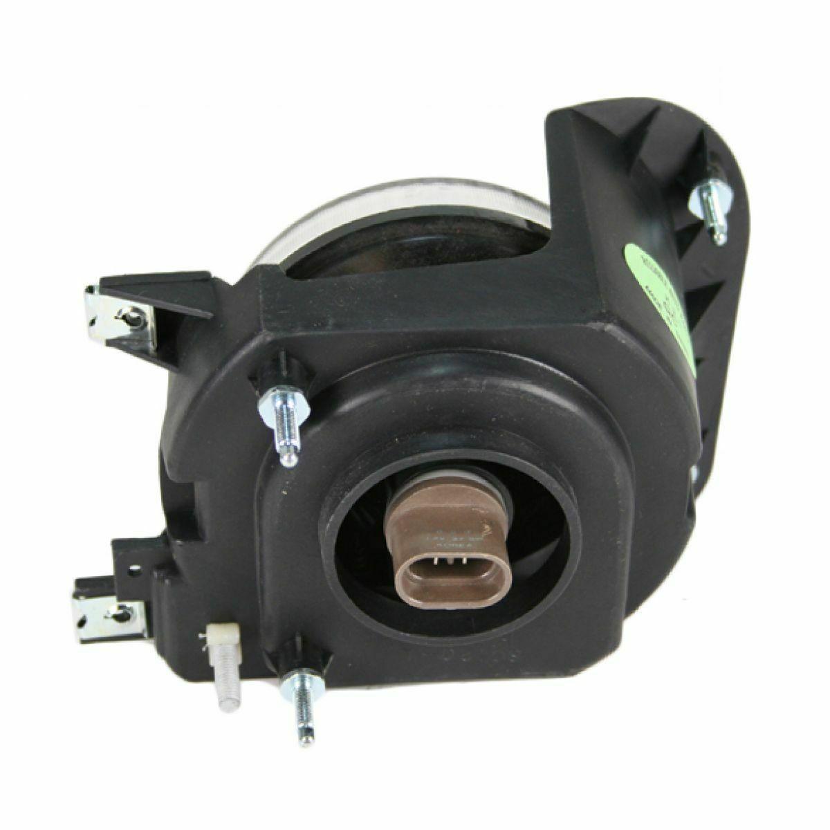 2002-2003 Mitsubishi Galant Fog Lamp Front Driver Side , MI2592107. Exact fit for vehicle restoration.