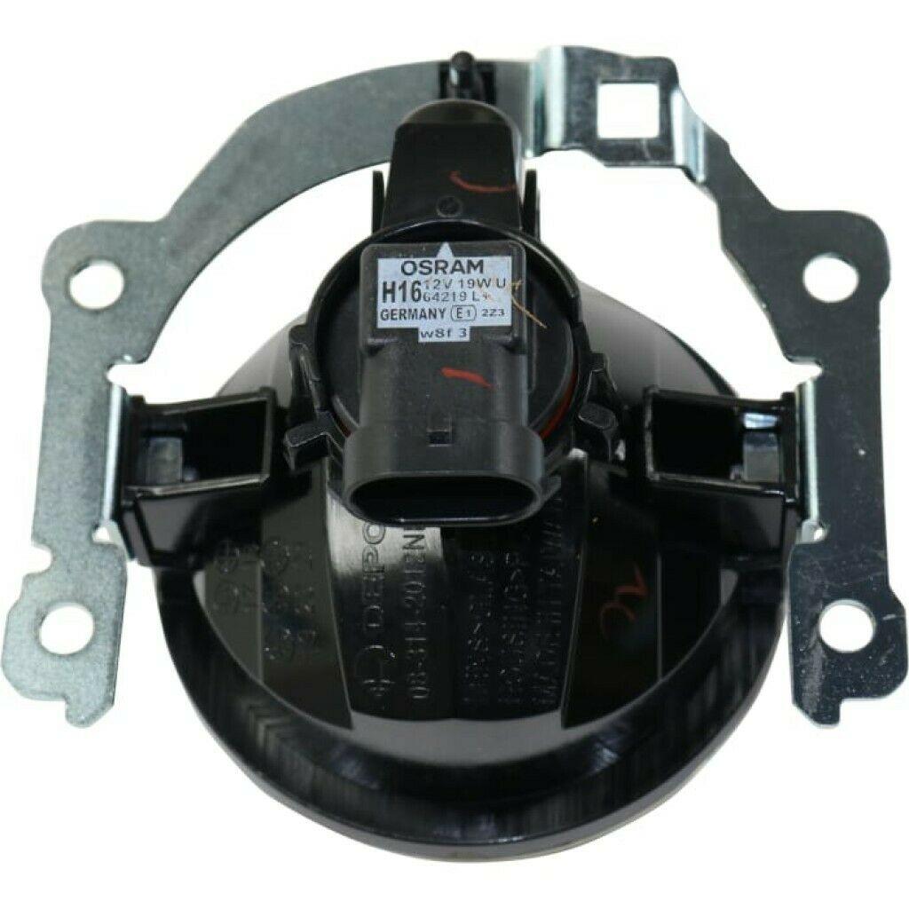 2016-2020 Mitsubishi Outlander Fog Lamp Driver Side/Passenger Side Halogen , MI2592122. Angle view for visual reference.