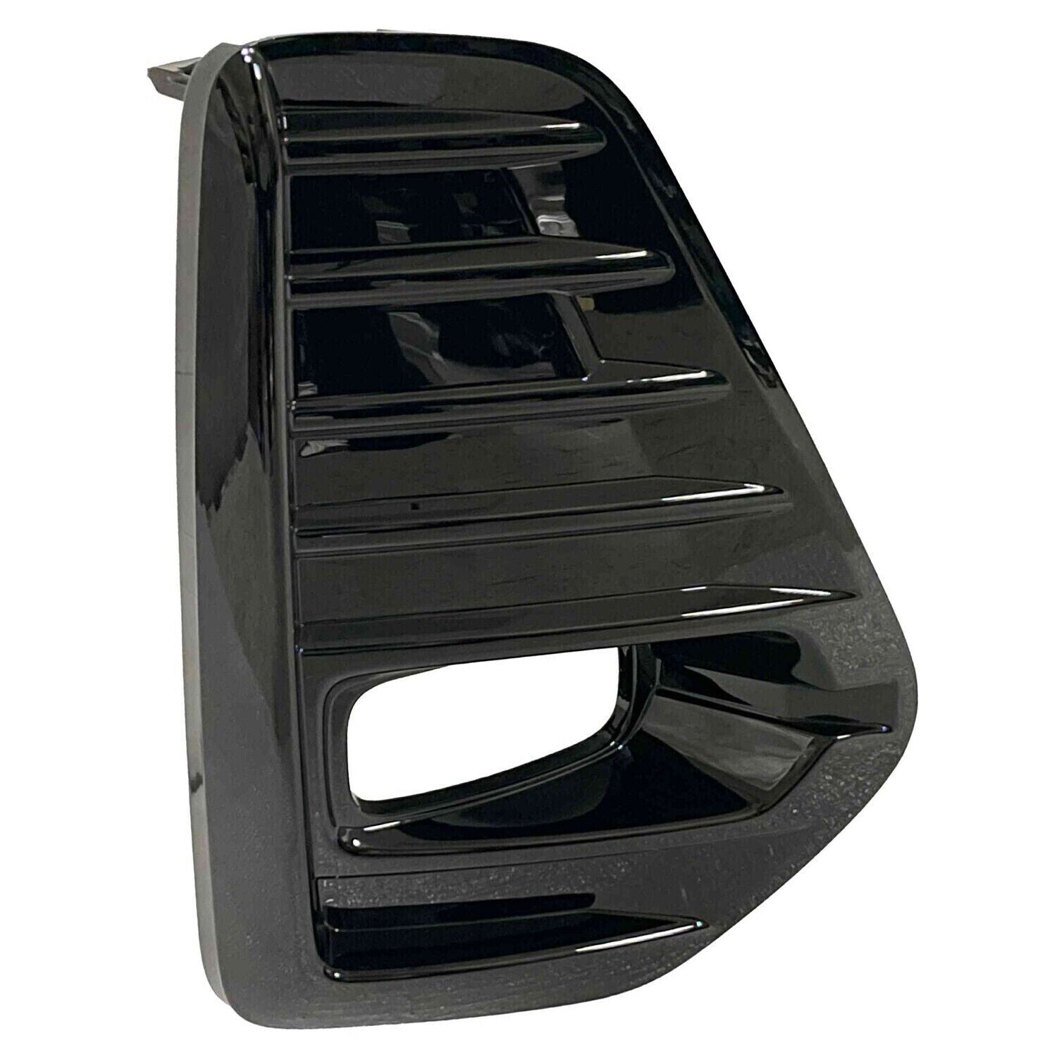 2021-2023 Nissan Kicks Fog Lamp Bezel Front Passenger Side Gloss Black , NI1039184. Replacement part ready for install.