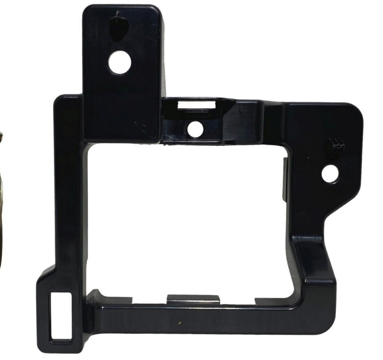 2021-2023 Nissan Rogue Fog Lamp Bracket Driver Side , NI2602108. Durable and impact-resistant.