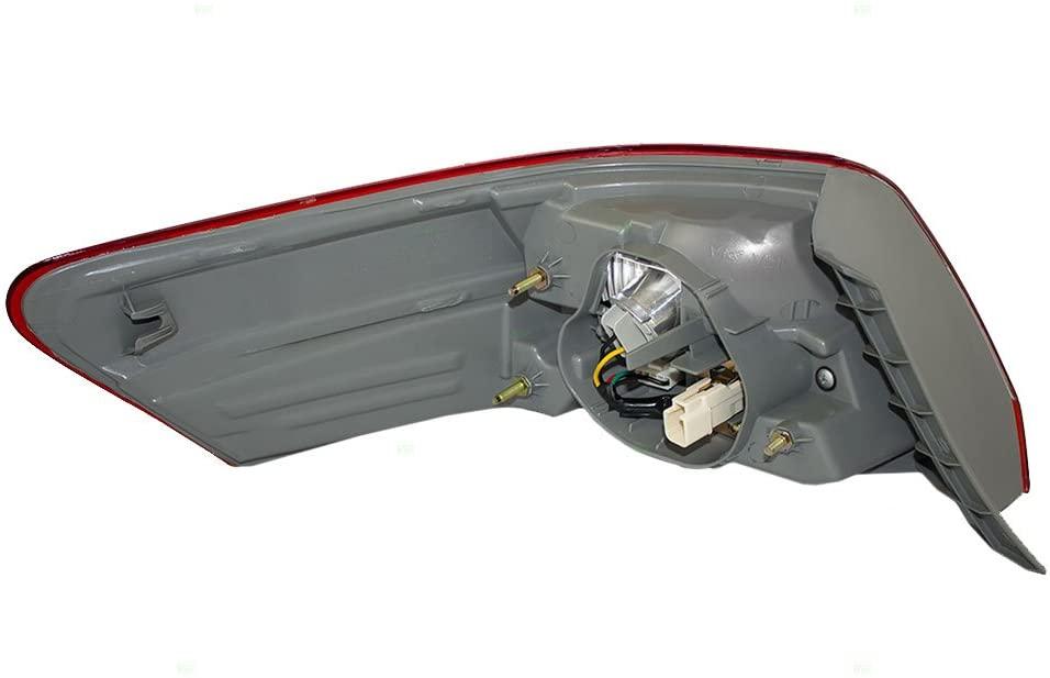 2010-2011 Toyota Camry Tail Lamp Passenger Side , TO2805108. OEM-style replacement.