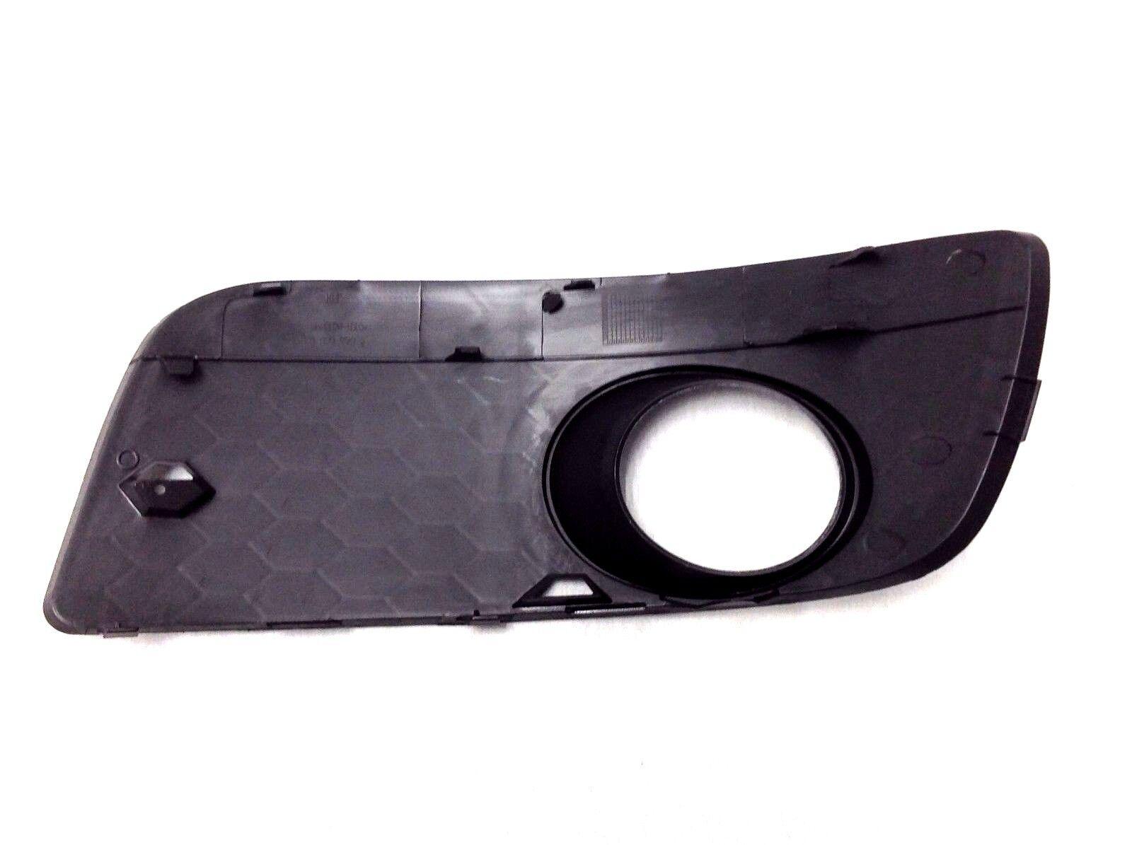 2006-2009 Volkswagen GTI Grille Lower Passenger Side With Fog Lamp Hole , VW1036115. OEM-style replacement.