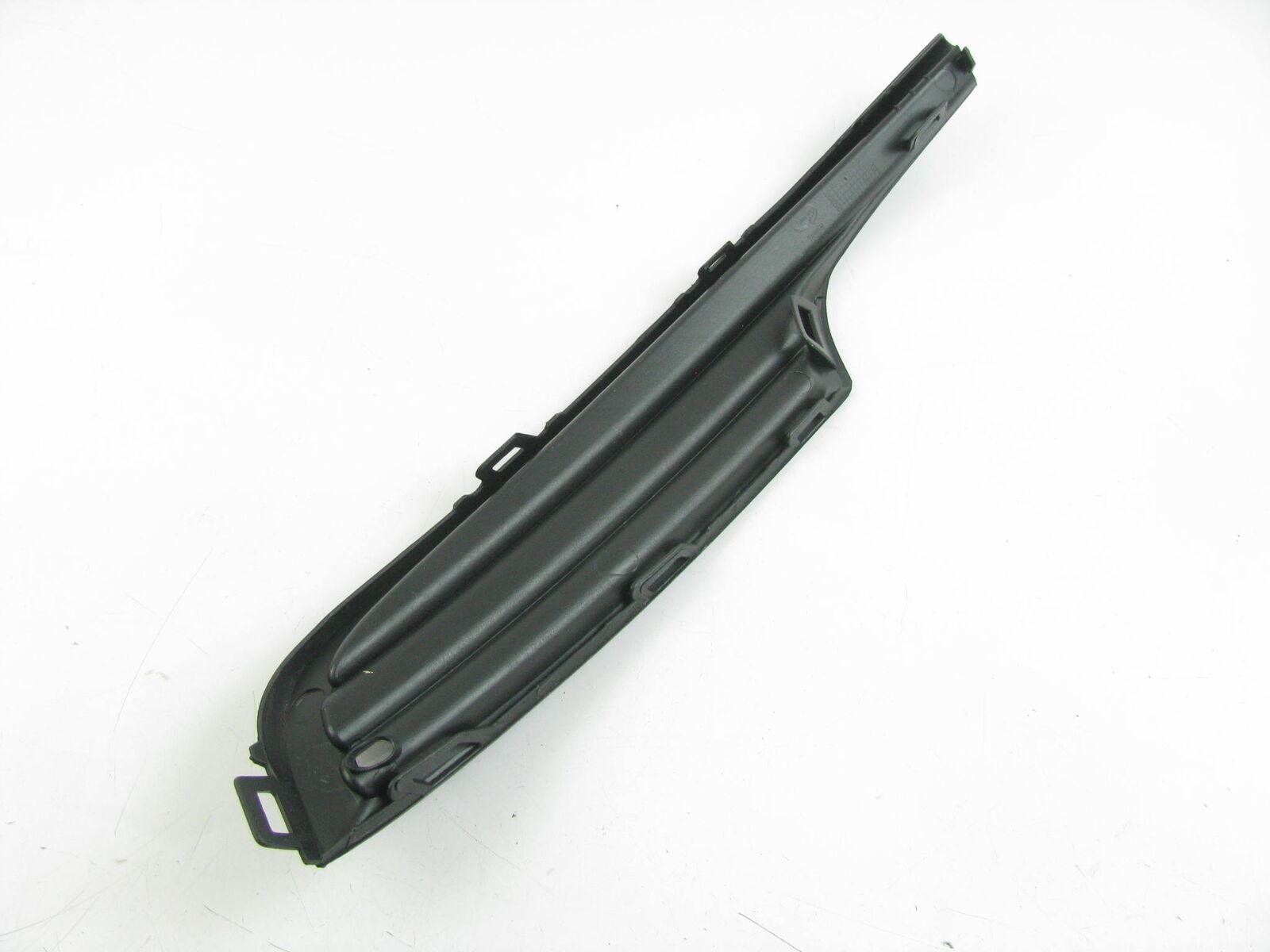 2015-2017 Volkswagen Golf Sportwagen Grille Passenger Side Outer Without Chrome Strip , VW1039139. Factory-style replacement part.