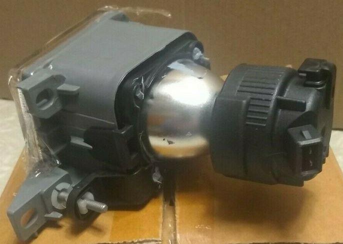 1995-1998 Volkswagen Cabrio Fog Lamp Front Passenger Side , VW2593101. Direct fit for easy installation.